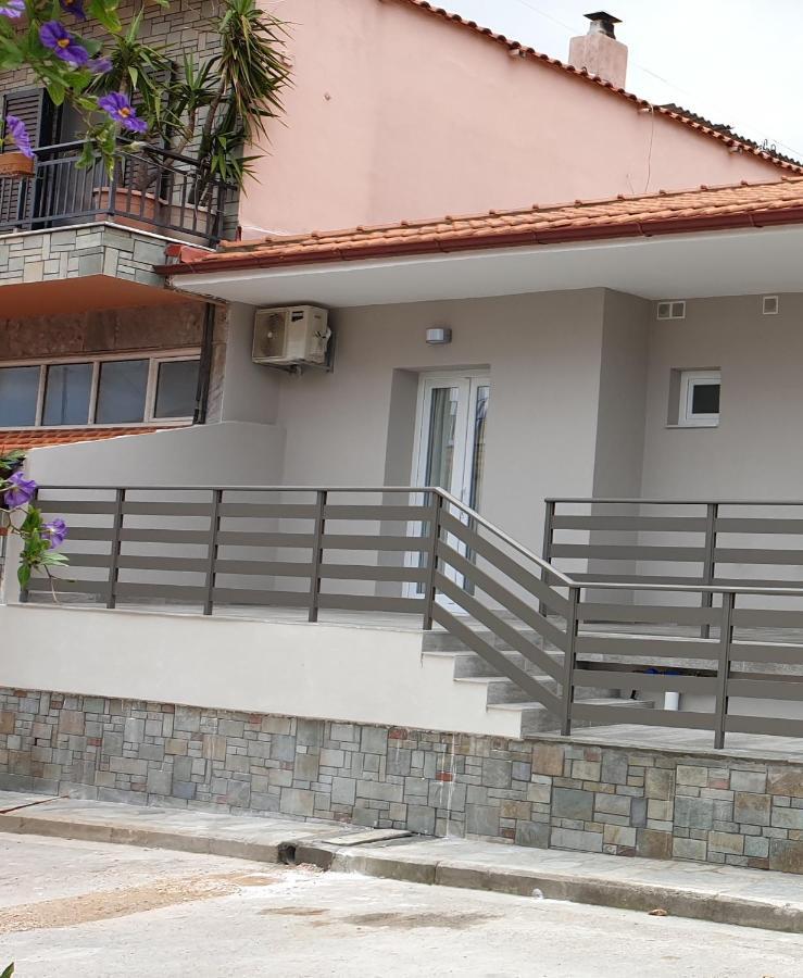 Appartamento Chriselia 1 Nea Roda Esterno foto